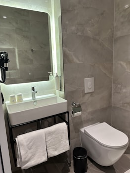 ozo hotels antares airport