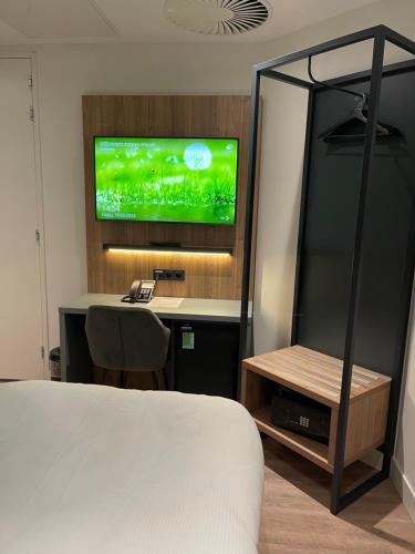 ozo hotels antares airport