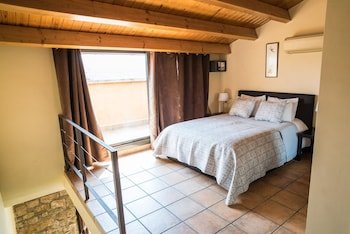 Urbi Apartments,Barcelona>>Artes,3 star