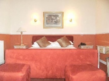 the city hotel