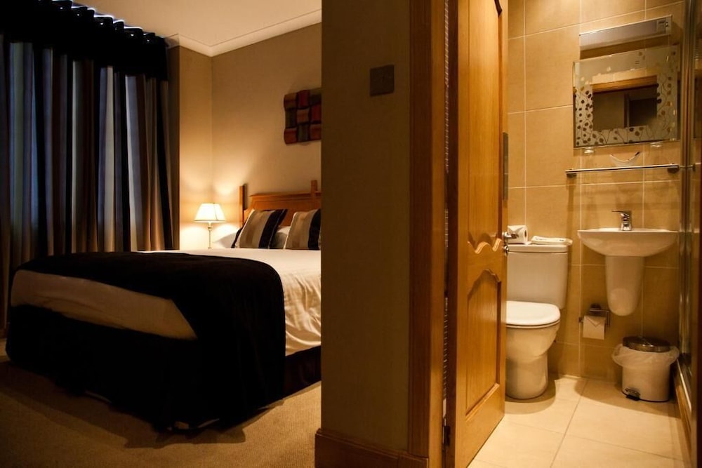 the city hotel