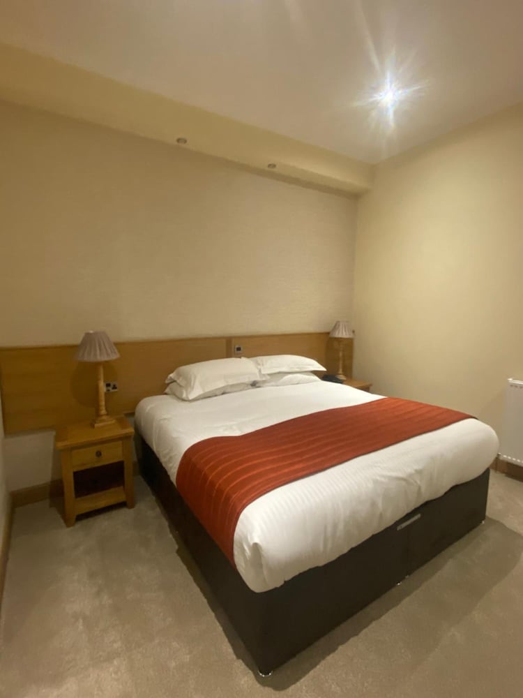 the city hotel