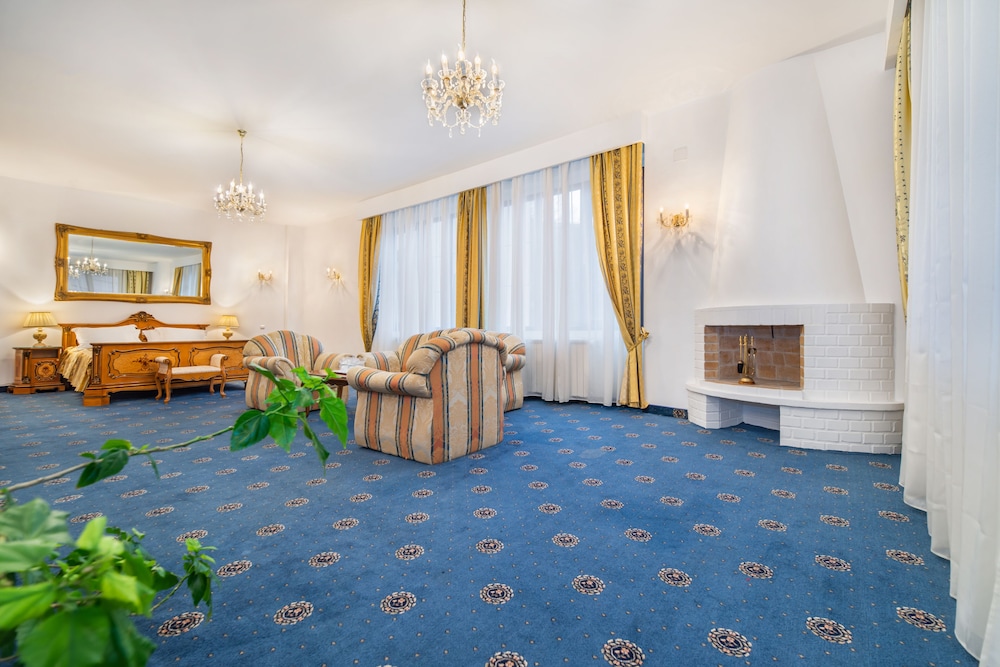 hotel aurelius imparatul romanilor