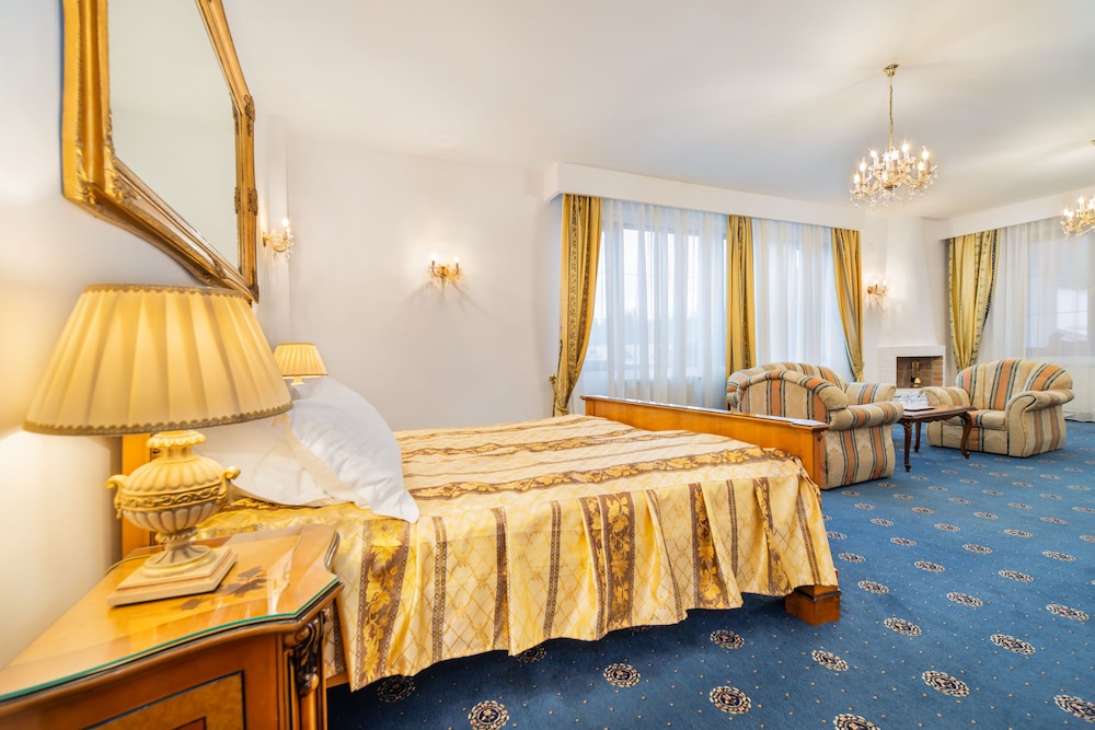 hotel aurelius imparatul romanilor