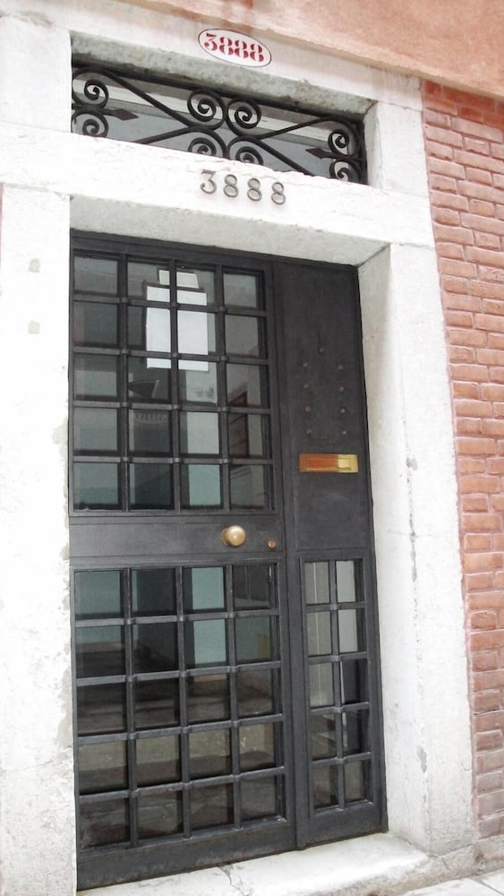 venice apartments
