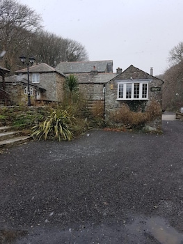 The Mill House Inn,South West England>>Cornwall,4 star