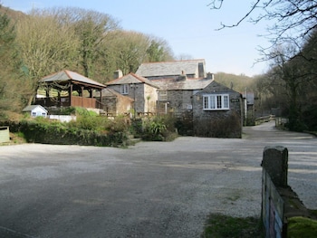 The Mill House Inn,South West England>>Cornwall,4 star