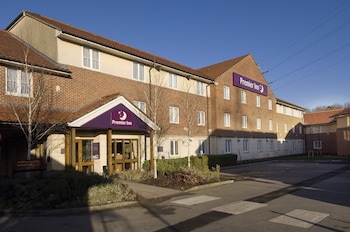 premier inn swindon west m4 j16