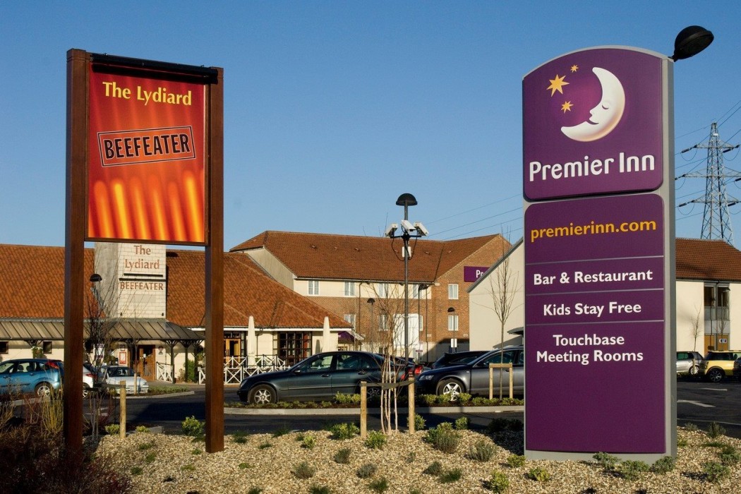 premier inn swindon west m4 j16