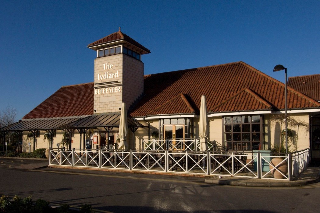 premier inn swindon west m4 j16