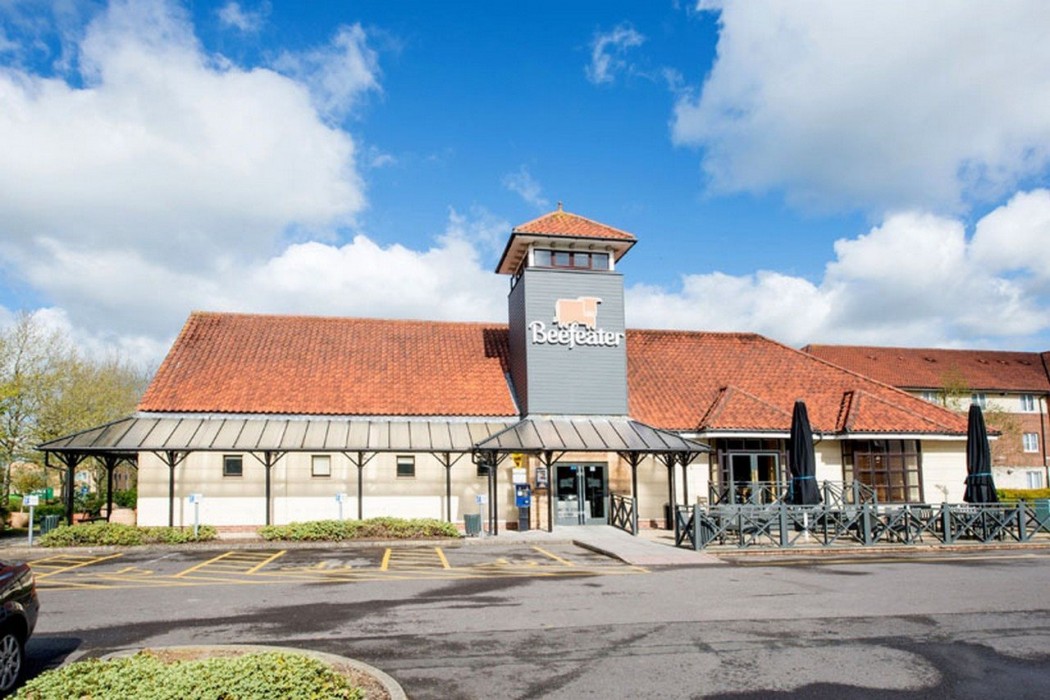 premier inn swindon west m4 j16