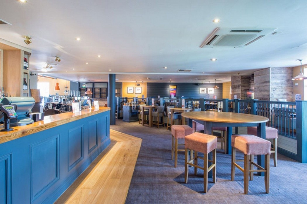 premier inn swindon west m4 j16