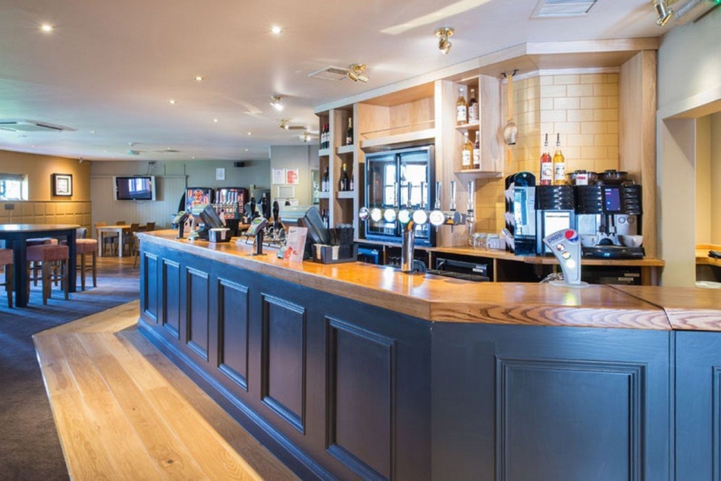 premier inn swindon west m4 j16