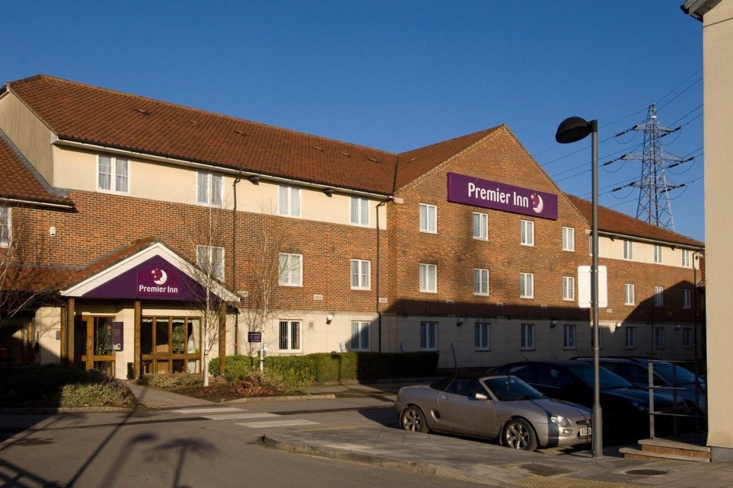 premier inn swindon west m4 j16
