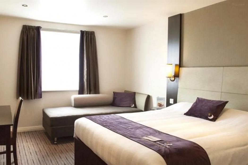premier inn milton keynes south