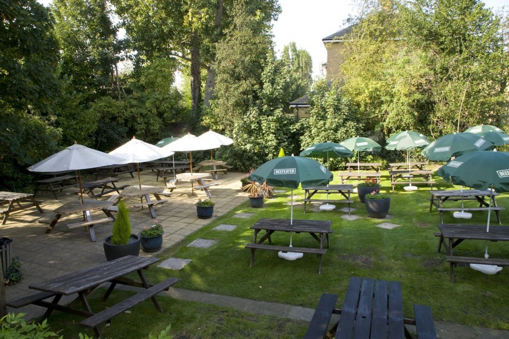 premier inn colchester cowdray avenue