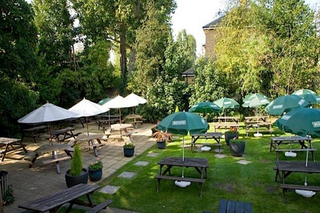 premier inn colchester cowdray avenue