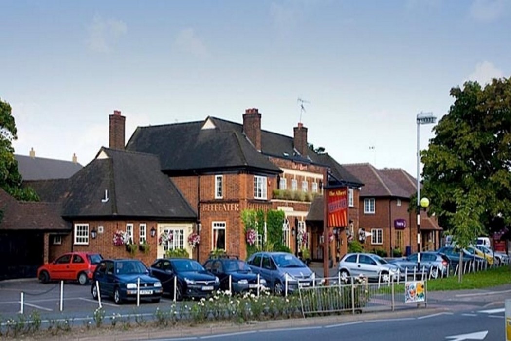 premier inn colchester cowdray avenue