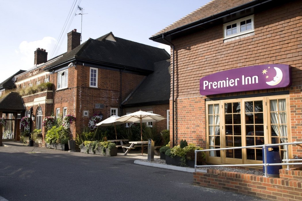 premier inn colchester cowdray avenue