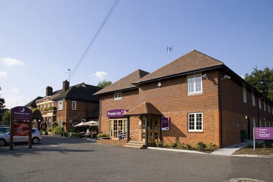 premier inn colchester cowdray avenue