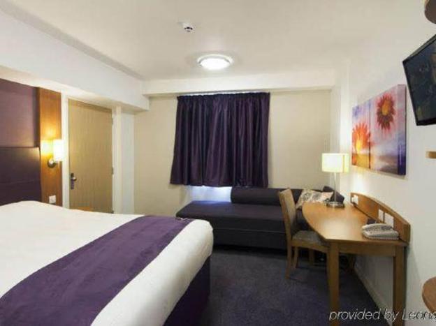 premier inn carlisle m6 jct42