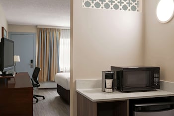travelodge by wyndham calgary south