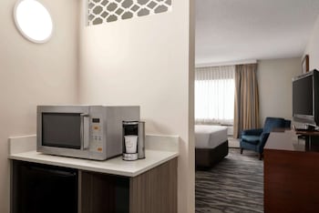 travelodge by wyndham calgary south