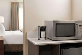 travelodge by wyndham calgary south