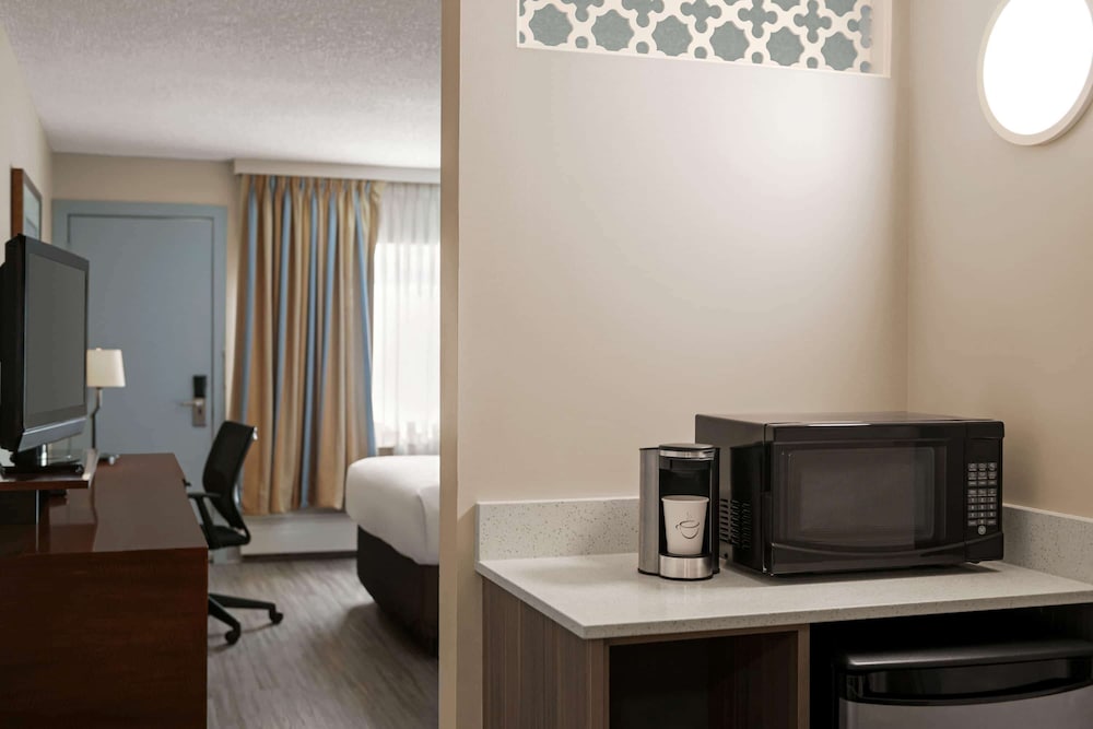 travelodge by wyndham calgary south