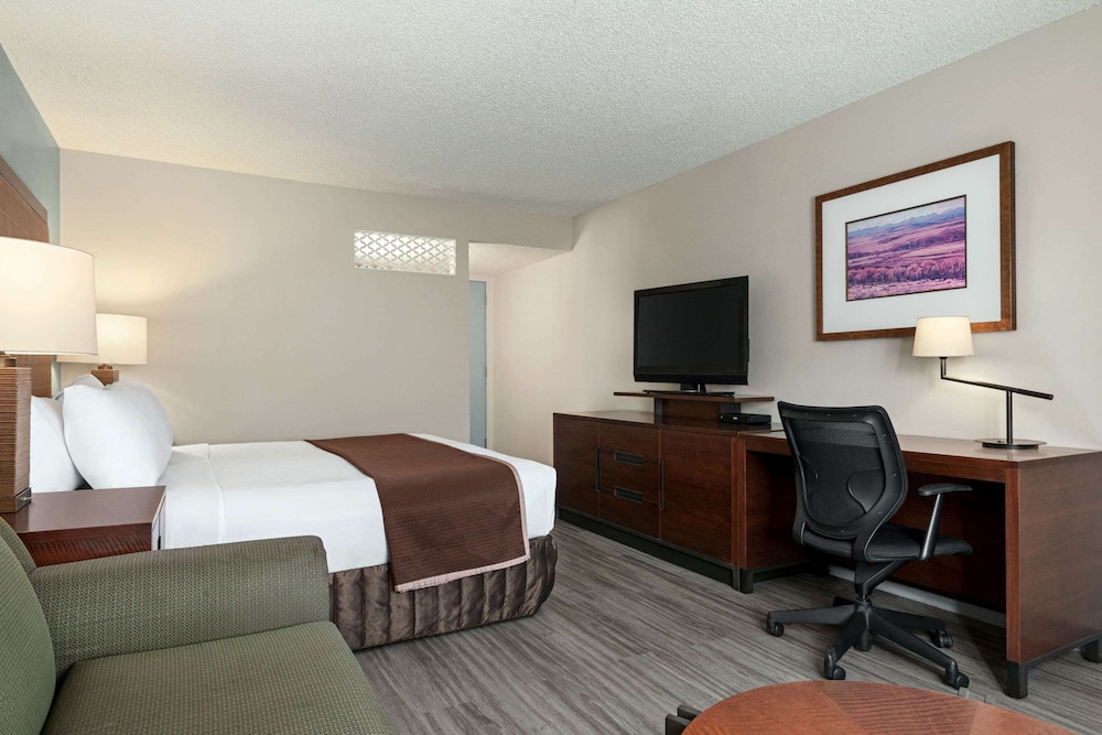 travelodge by wyndham calgary south