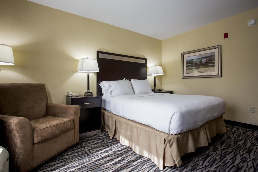 holiday inn express and suites camden i20 hwy 521