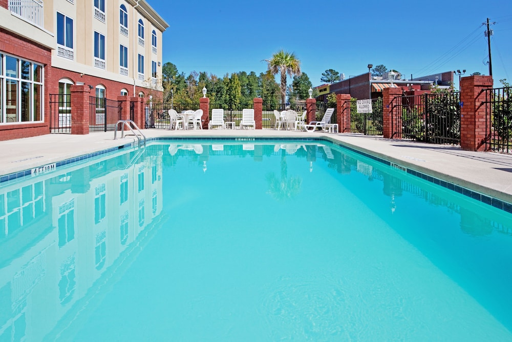 holiday inn express and suites camden i20 hwy 521