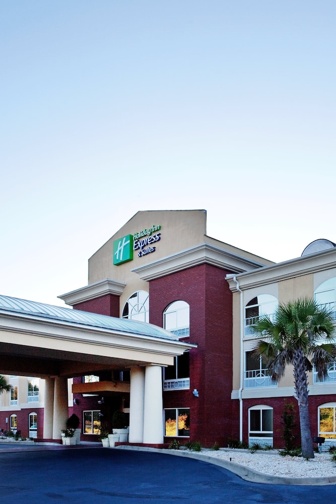 holiday inn express and suites camden i20 hwy 521
