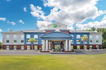 holiday inn express and suites camden i20 hwy 521