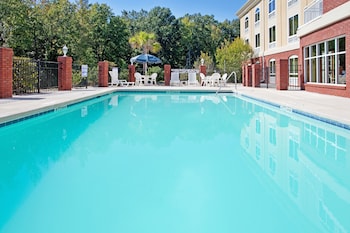 holiday inn express and suites camden i20 hwy 521