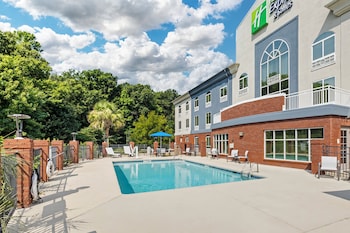 holiday inn express and suites camden i20 hwy 521
