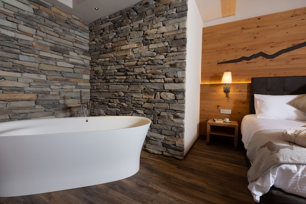 mont chalet nevada hotel and spa