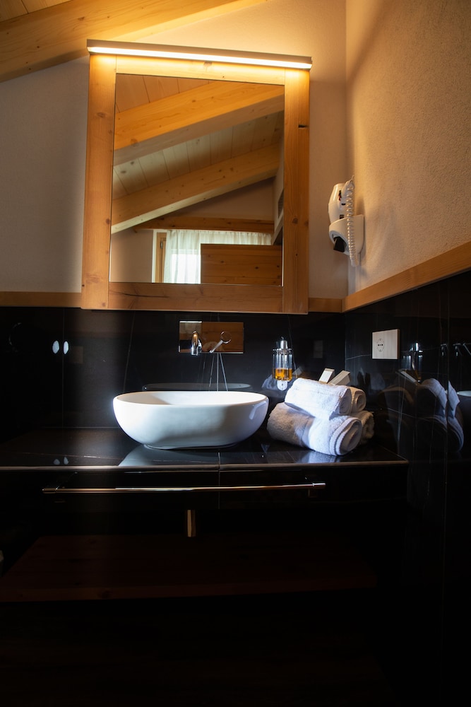 mont chalet nevada hotel and spa