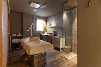 mont chalet nevada hotel and spa