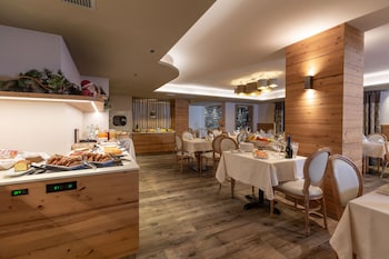 mont chalet nevada hotel and spa