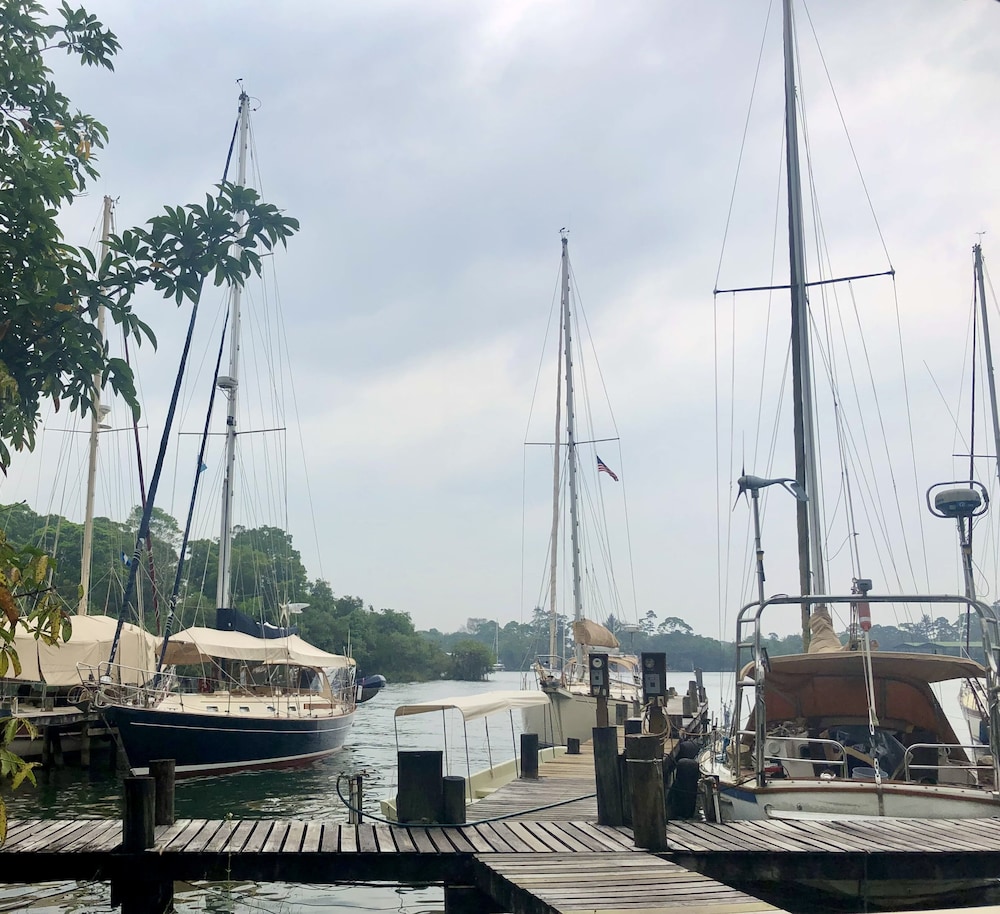 hotel catamaran