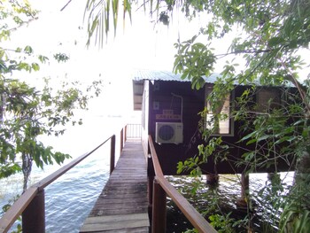 hotel catamaran