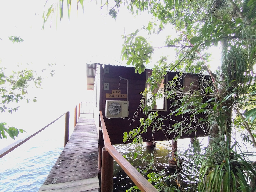 hotel catamaran