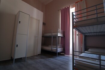 lol hostel siracusa