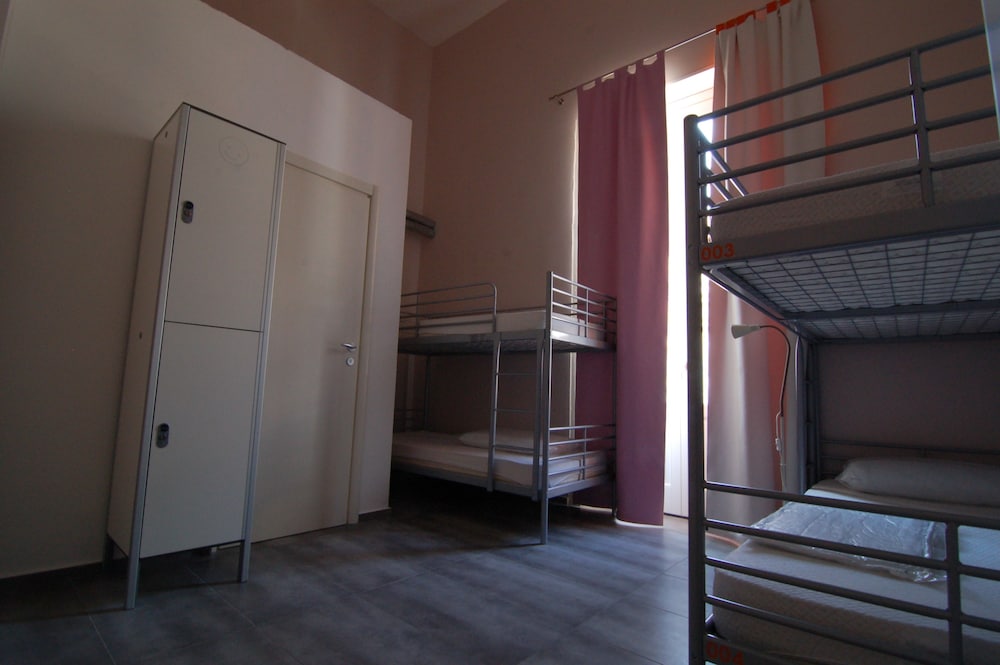 lol hostel siracusa