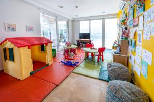 peridis family resort