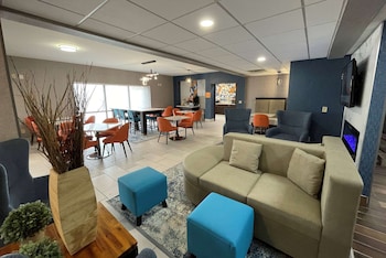 La Quinta Inn & Suites By Wyndham Fayetteville I-95,Stedman>>Fayetteville,3 star