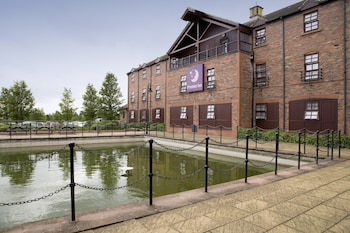 premier inn milton keynes sw furzton lake