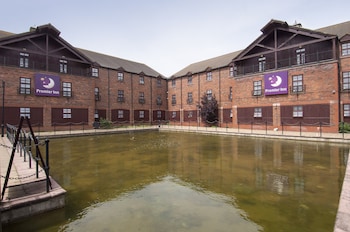 premier inn milton keynes sw furzton lake