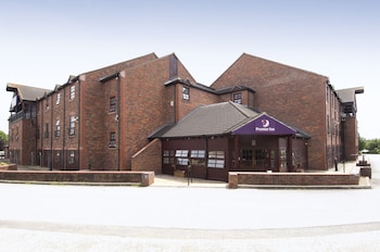 premier inn milton keynes sw furzton lake